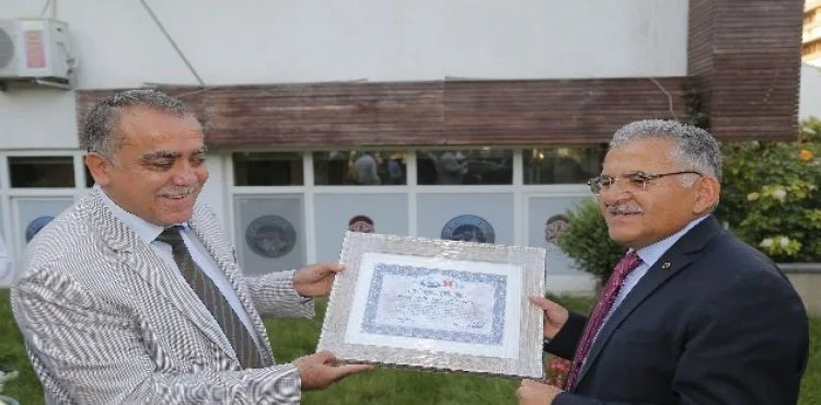 Başkan Büyükkılıç'ın hayvan sevgisine ödül