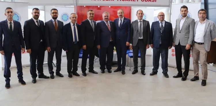 KTO BAŞKANI ÖMER GÜLSOY VE KAYSO BAŞKANI MEHMET BÜYÜKSİMİTCİ’DEN MOBİLYA FUARINA ZİYARET