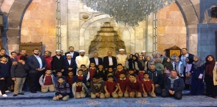 Öğrenciler Mehmetçik için sabah namazında buluşup dua etti