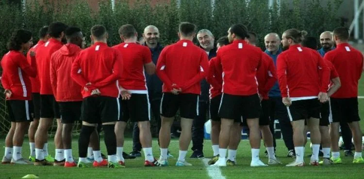 Kayserispor Teknik Direktörü Samet Aybaba