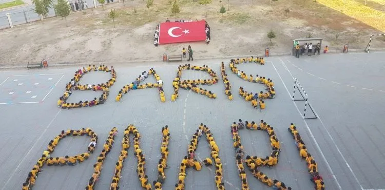 Öğretmenler ve öğrencilerden Mehmetçiğe destek büyüyor