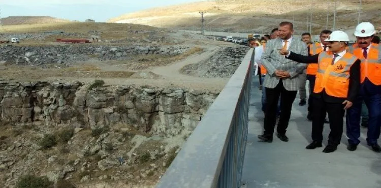 Yaklaşık 294 milyon TL'lik yatırım olan Derevenk Viyadüğü açılışa hazır