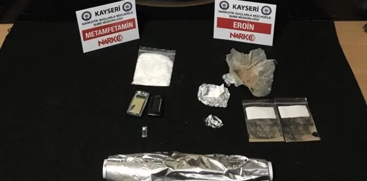 Kayseri polisi uyuşturucu tacirlerine göz açtırmıyor: 2 gözaltı