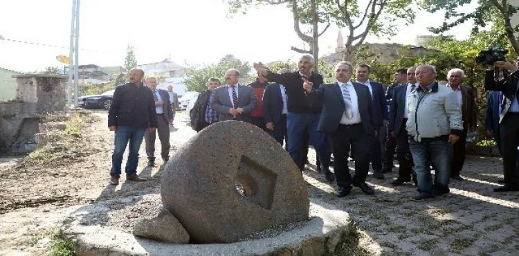 "Emriniz olur, biz de yaparız"