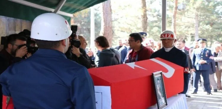 Ağrı şehidi son yolculuğuna uğurlanıyor