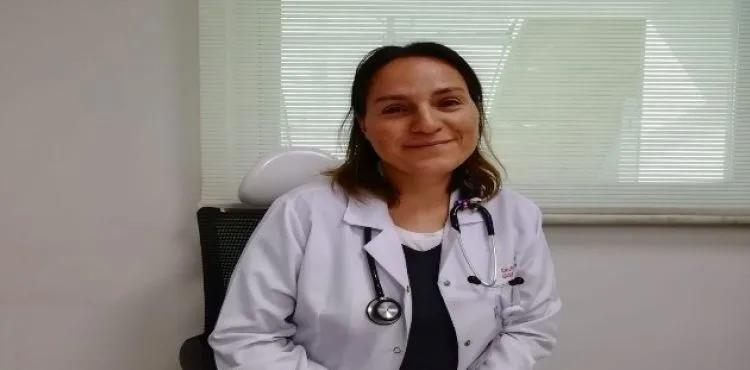 Göğüs hastalıkları Uzmanı Dr. Funda Yalçın:”Çok kalın giyinmek, korunurluğu düşürüp hastalanma riskini arttırıyor”