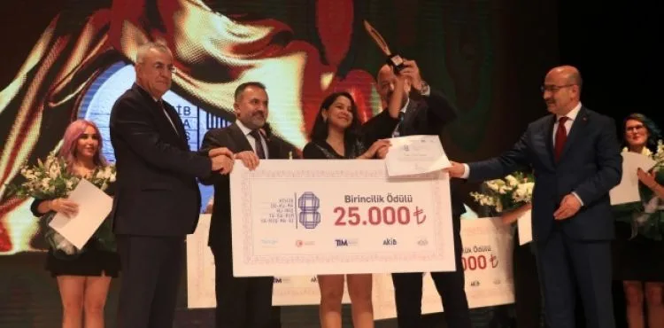 Ticaret Bakan Yardımcısı Turagay: “Türkiye, moda ve markasıyla Fransa, İtalya olmalı”