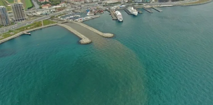 Marmara Denizi'ne çamur aktı
