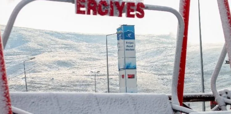 Erciyes'te kar yağışı