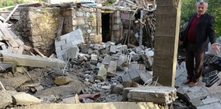 Ordu'da balkon çöktü: 1 ağır yaralı