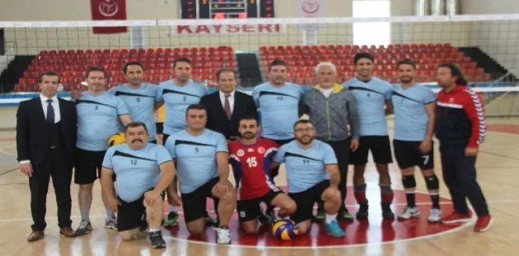 Türkiye Öğretmenler Kupası İç Anadolu Voleybol Turnuvası Kayseri'de başladı