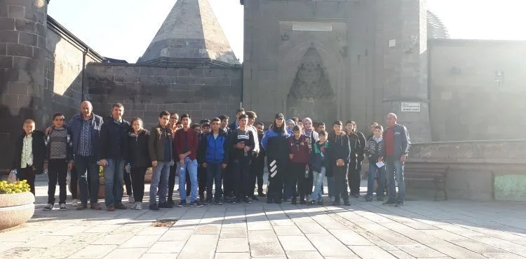 Kayseri Emniyeti Çocuklara Kültür ve Tarih Gezisi Düzenledi
