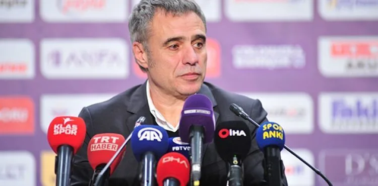 Ersun Yanal: 'Oynanan oyundan memnun değilim'