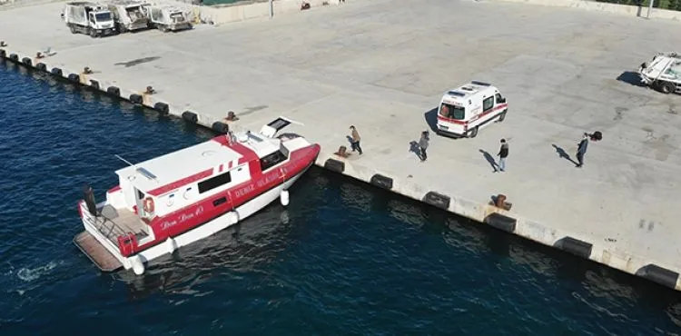 Adalar'da yaşayan vatandaşlar için deniz ambulansları 24 saat teyakkuzda bekliyor