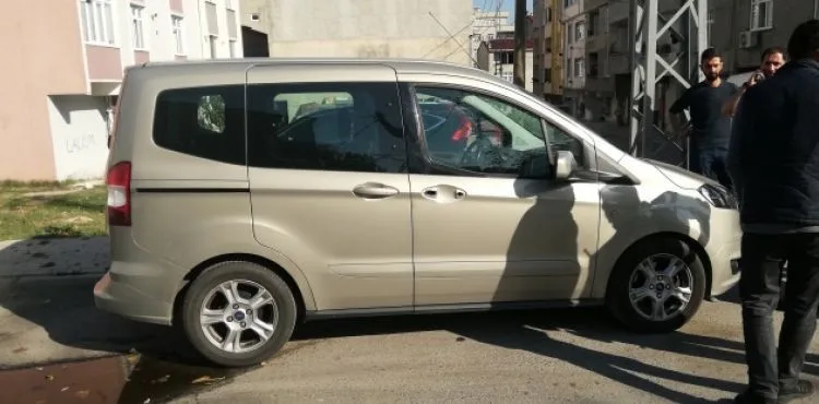 TEM'de hareketli dakikalar, suçlu polis arabasını alıp kaçtı