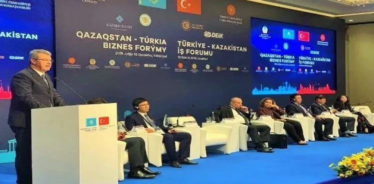 Başkan Akay, Kazakistan'ın Bölgesel Yatırım İş Forumunda Konuştu.