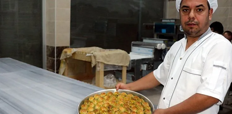 Baklavacılara ucuz tepsi şoku