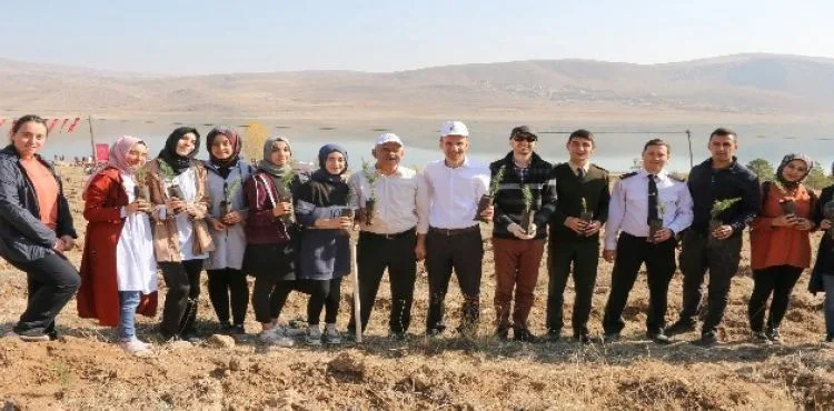 Yarınlara Nefes Olmak İçin Yahyalı'da 11 Bin Fidan Dikildi