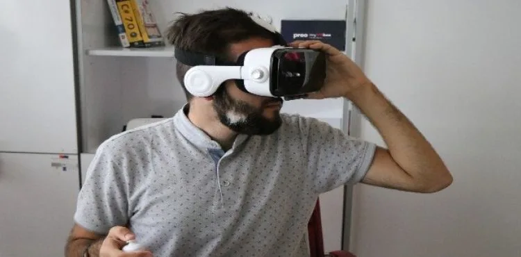 Bu gözlük çocuklara yaşatarak öğretiyor.
