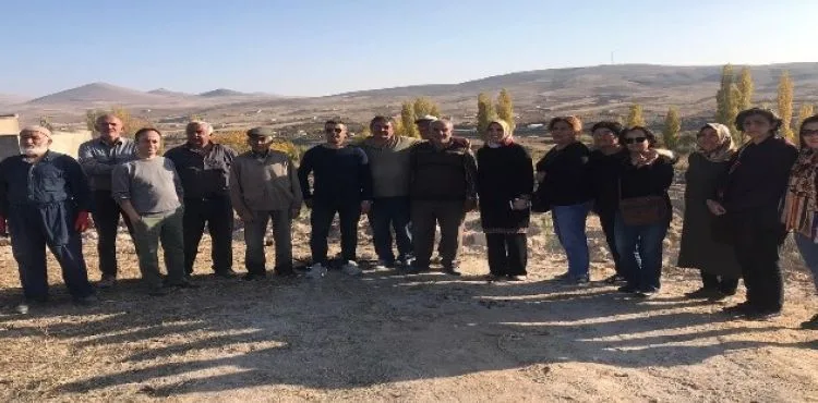 Kayseri Öğretmen Evi 25 kişi ile 550 fidanı toprakla buluşturdu
