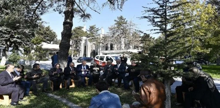 Başkan Büyükkılıç, Kavuncu Başkan'ı Andı.