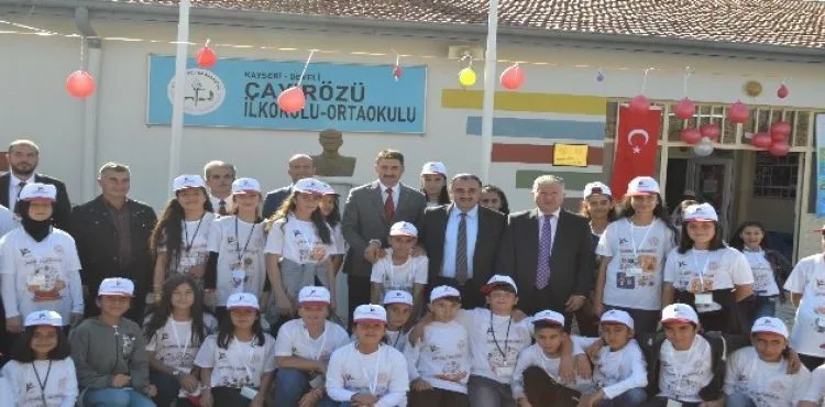 Çayırözü Ortaokulunda TÜBİTAK Bilim Fuarı etkinliği