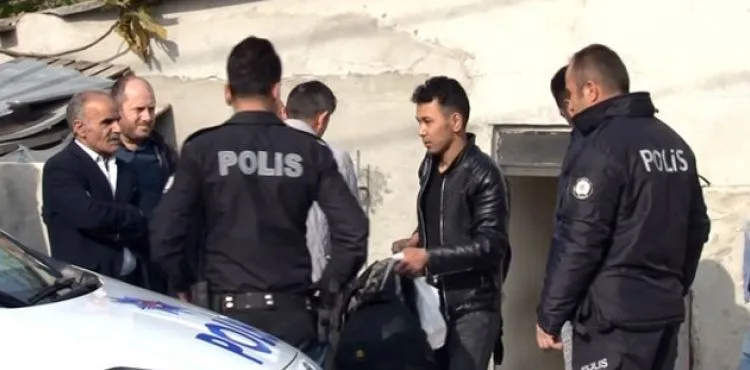 Sultangazi'de göçmen kaçakçıları Afgan aileyi eve kilitledi
