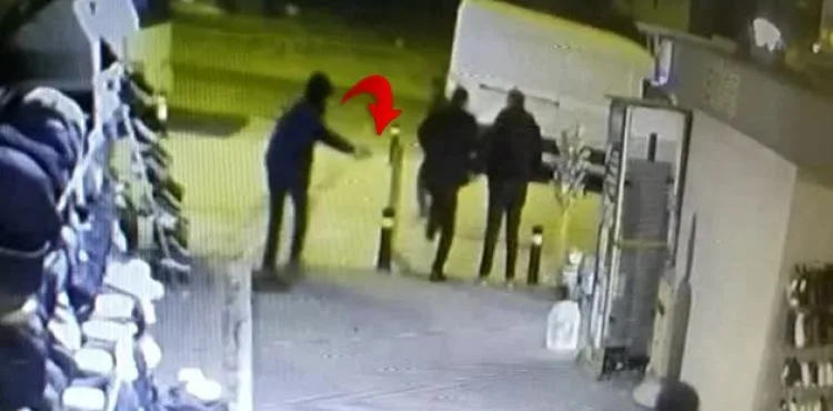 Kaldırımda bekleyen adamı bacağından vurdu