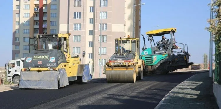 YEŞİLYURT MAHALLESİ’NDE ASFALT ÇALIŞMASI