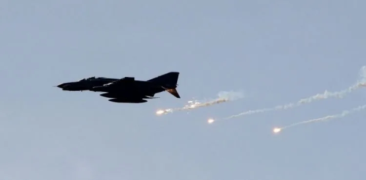 Rus uçakları ve Esad rejiminden İdlib'e saldırı