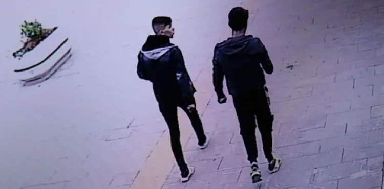 Yardım kutusundan parayı çaldılar, ‘hayırlı cumalar' deyip ayrıldılar