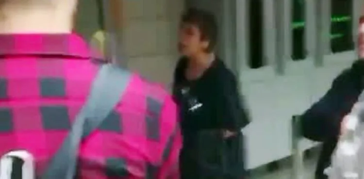 Karaköy'de başörtülü kızlara saldıran kadına tutuklama istemi