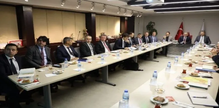 Başkan Palancıoğlu'ndan büyükşehire 2020 yılı yatırım sunumu