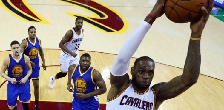 LeBron James triple double rekoru kırdı, Lakers evinde Oklahoma'yı yendi