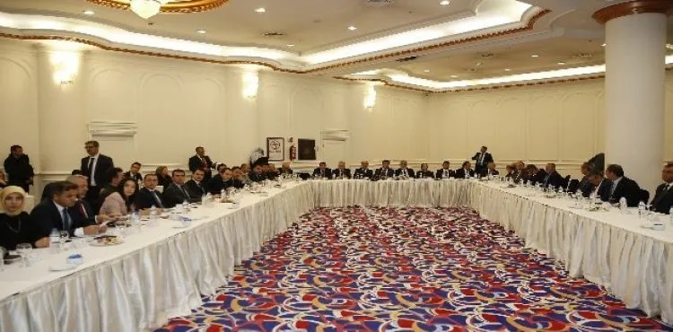 Başkan Büyükkılıç, özel çocuklarla ilgili düzenlenen toplantıda aile hekimliği müessesesinin önemine vurgu yaptı