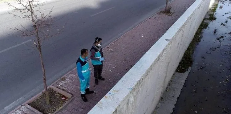 Bu ressamın tuvali, kentin boş duvarları