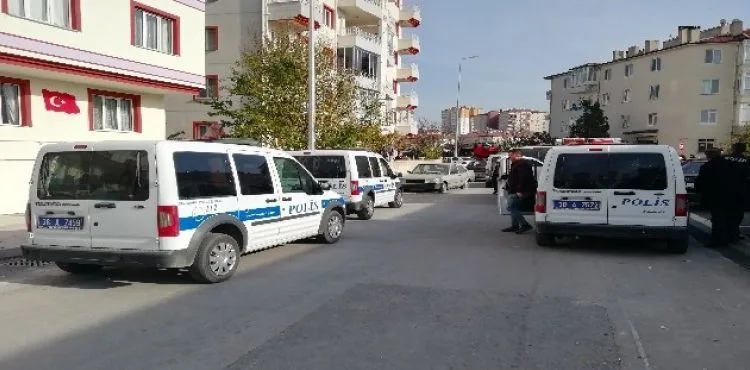 Turgut Reis mahallesindeki yangın itfaiye ekiplerini harekete geçirdi