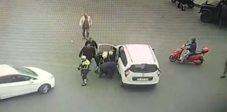 Dili boğazına kaçan sürücünün hayatını polis kurtardı