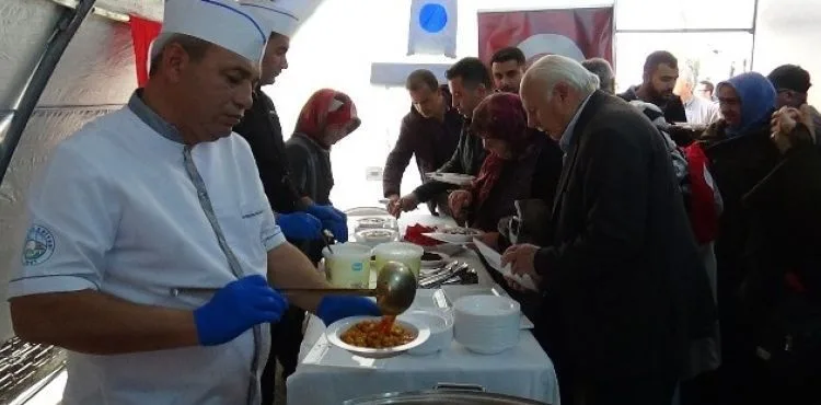 Diyarbakır Anneleri'ne mantı ikramı