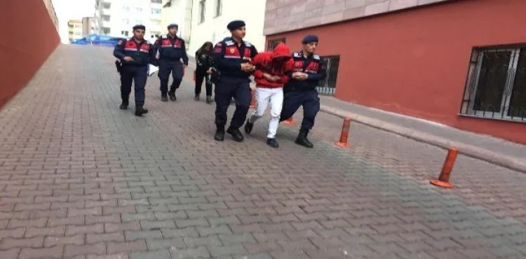 Hırsızlık yapan kuzenler yakalandı
