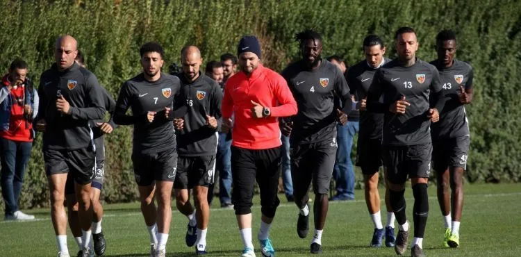 KAYSERİSPOR KAPTANLARLA DA YOLLARI AYIRDI