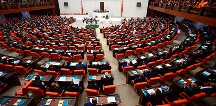 Libya tezkeresi Meclis'te kabul edildi