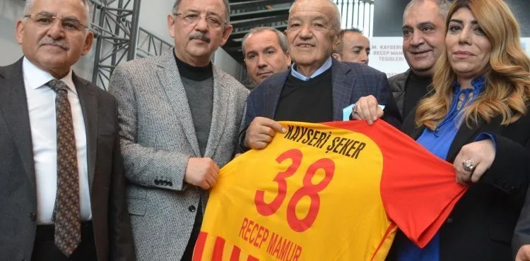 Berna Gözbaşı: Bu takımı ligden düşürmeyeceğime söz veriyorum