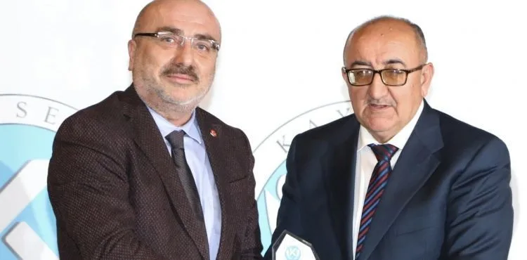KAYÜ Rektörü Karamustafa, gazetecilerle buluştu