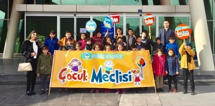 ÇOCUK MECLİSİ ÜYELERİ ROBOTİK KODLAMAYI DENEYİMLEDİ