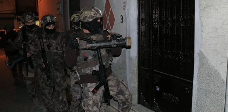 Uyuşturucu suçundan arananlara şafak operasyonu