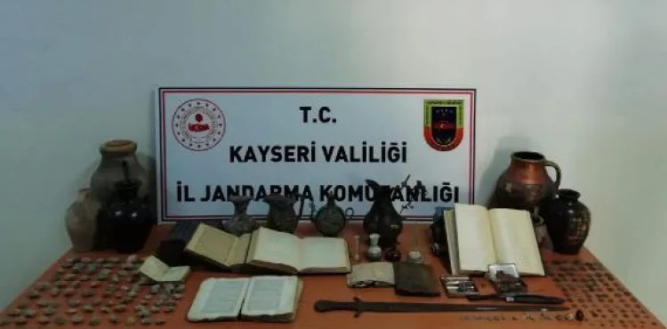 Kayseri'de tarihi eser kaçakçılarına operasyon: 2 gözaltı