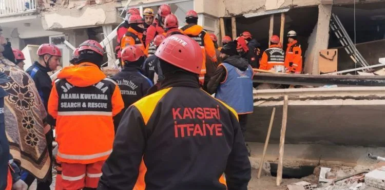 KAHRAMANLAR DÖNDÜ