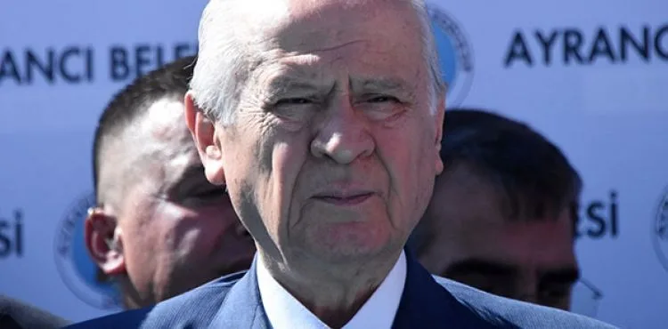 Bahçeli'den çok sert bayrak tepkisi