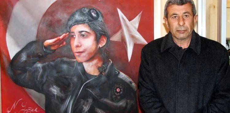 Şehit polisin ailesi, devletin verdiği evi Kızılay'a bağışladı